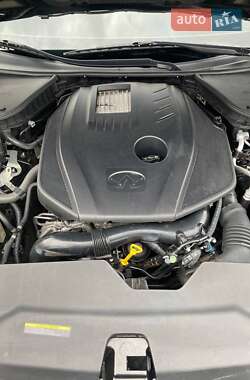 Седан Infiniti Q50 2015 в 