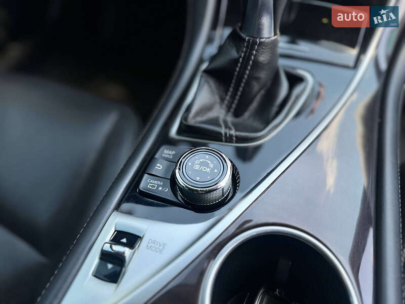 Седан Infiniti Q50 2015 в Львові