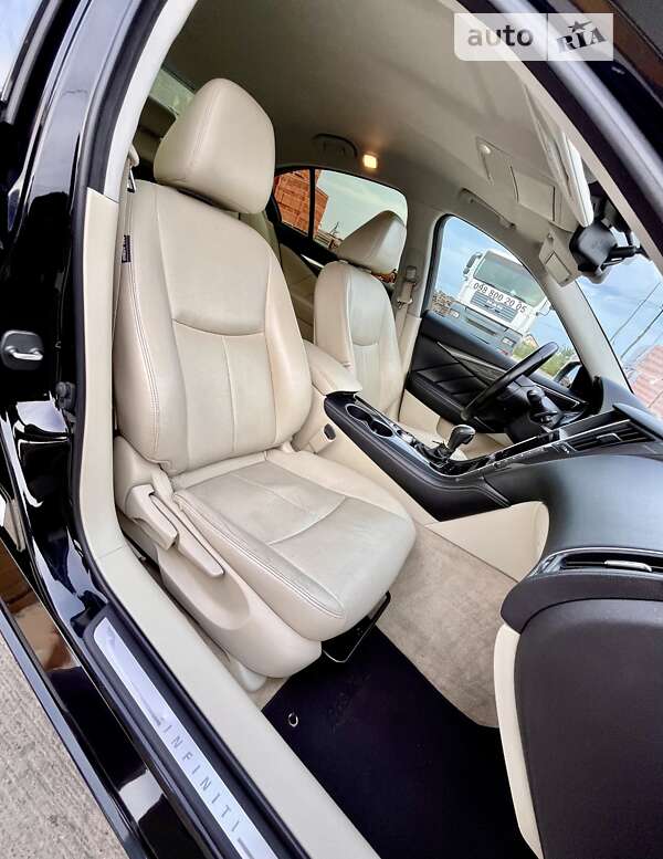 Седан Infiniti Q50 2016 в Львове