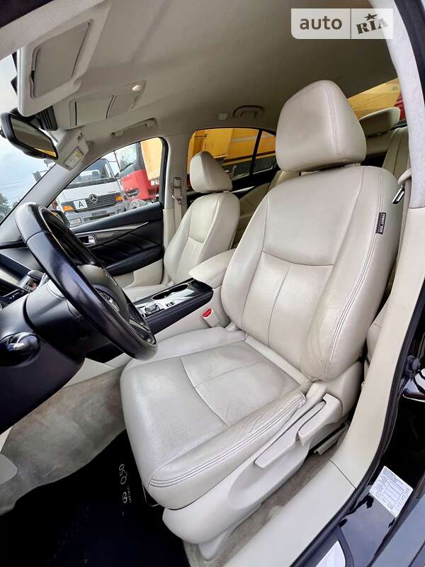 Седан Infiniti Q50 2016 в Львове
