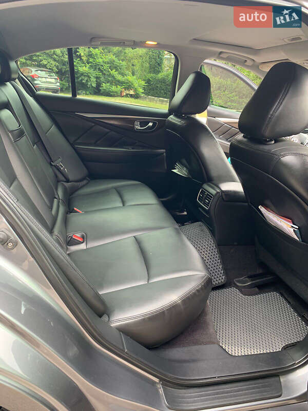 Седан Infiniti Q50 2017 в Львові