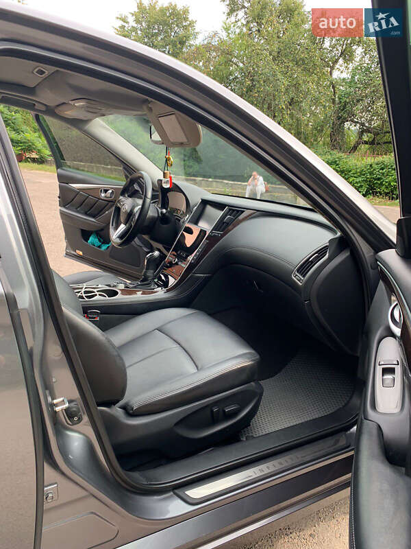 Седан Infiniti Q50 2017 в Львові