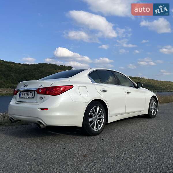 Седан Infiniti Q50 2016 в Новодністровську