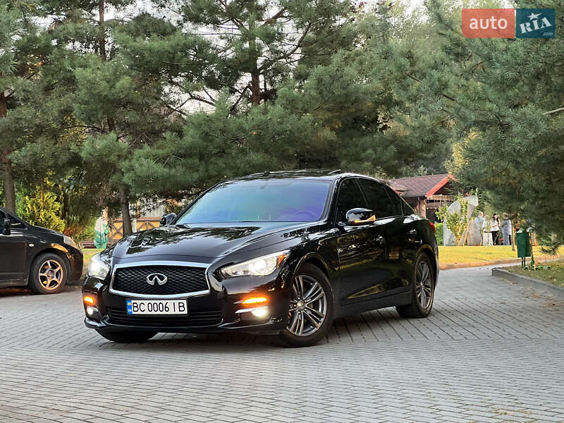 Седан Infiniti Q50 2015 в Дрогобичі