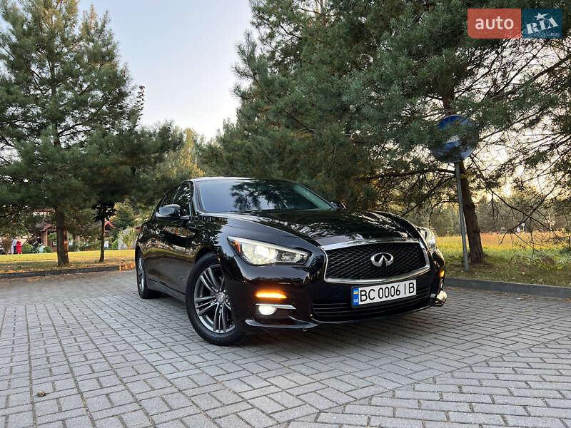 Седан Infiniti Q50 2015 в Дрогобичі