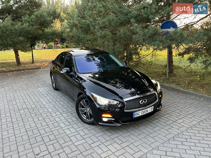 Седан Infiniti Q50 2015 в Дрогобичі