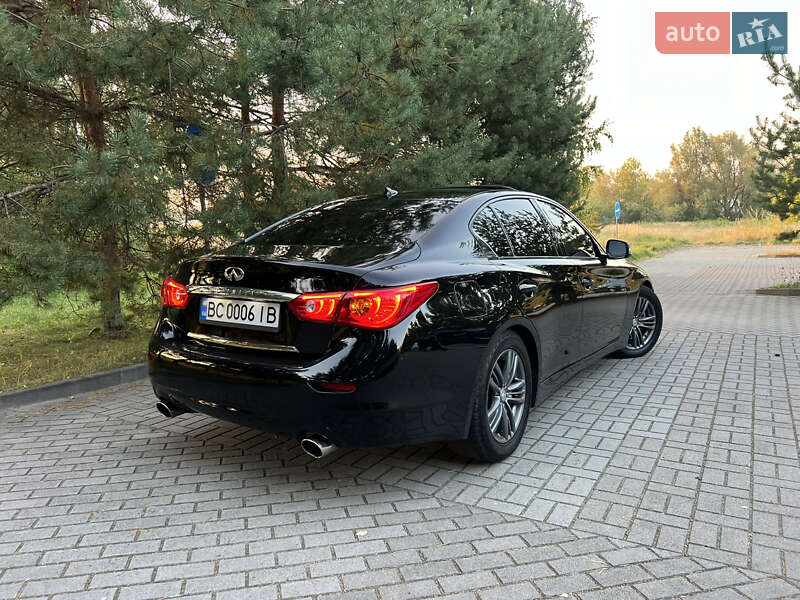 Седан Infiniti Q50 2015 в Дрогобичі