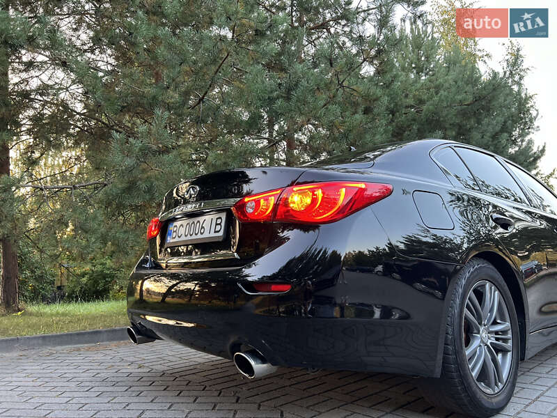 Седан Infiniti Q50 2015 в Дрогобичі