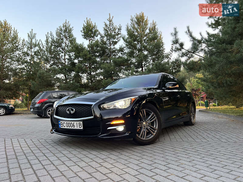 Седан Infiniti Q50 2015 в Дрогобичі
