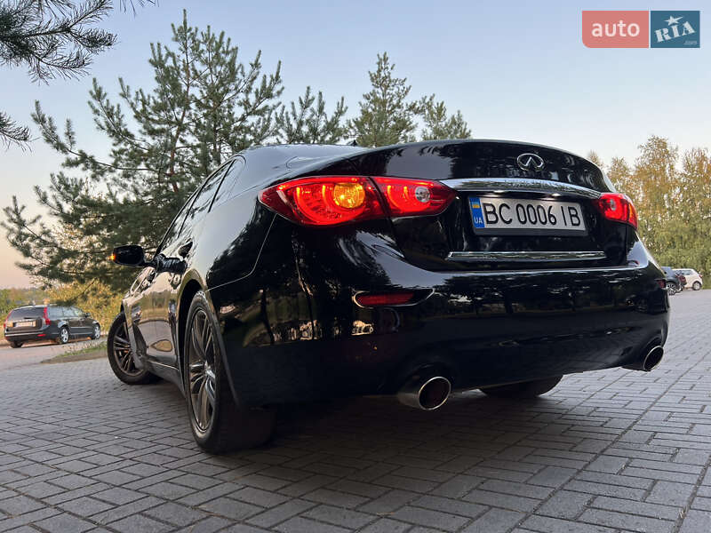 Седан Infiniti Q50 2015 в Дрогобичі