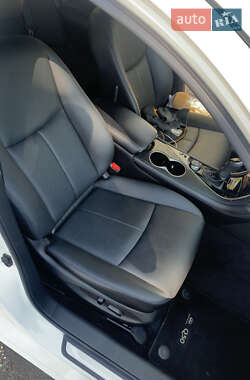 Седан Infiniti Q50 2017 в Кривому Розі