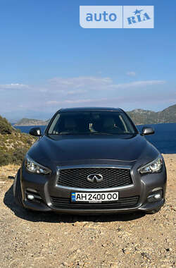 Седан Infiniti Q50 2014 в Авангарді