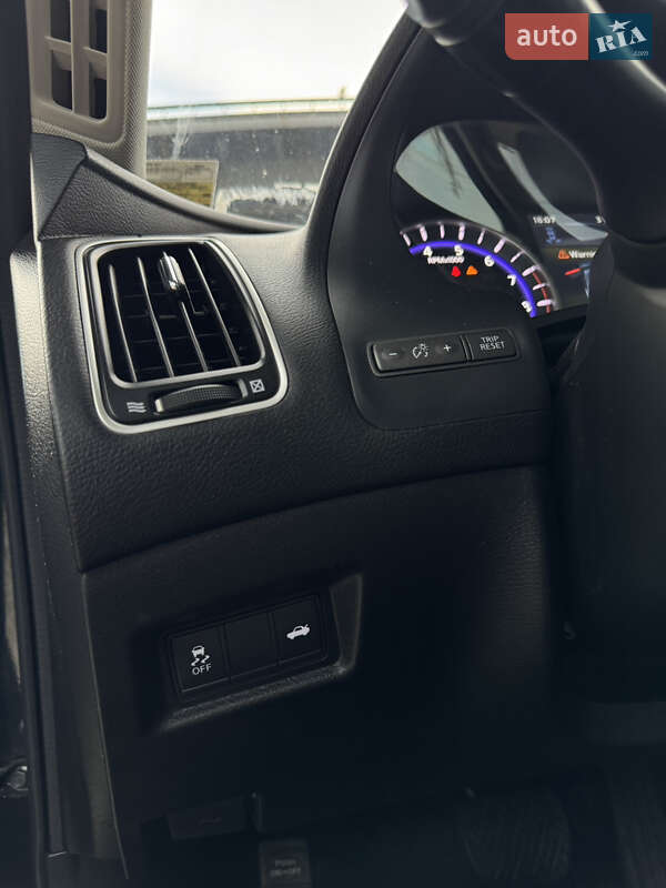 Седан Infiniti Q50 2016 в Києві