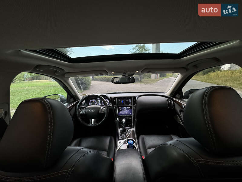 Седан Infiniti Q50 2016 в Києві