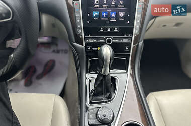 Седан Infiniti Q50 2013 в Киеве