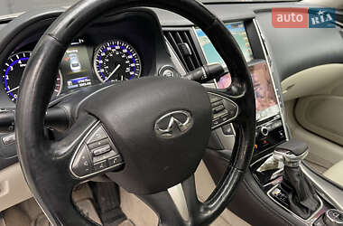 Седан Infiniti Q50 2014 в Одессе