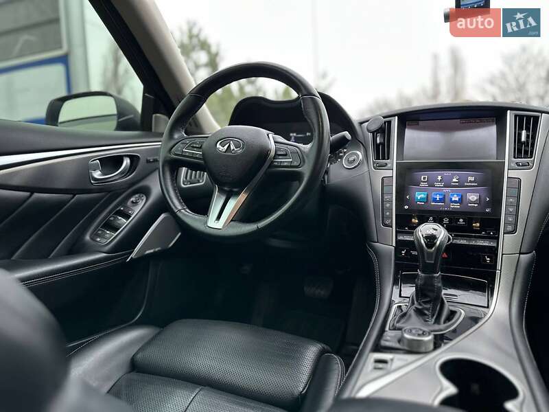 Седан Infiniti Q50 2017 в Днепре