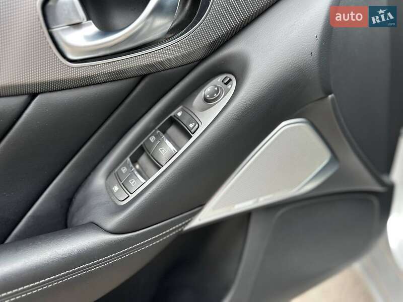 Седан Infiniti Q50 2017 в Днепре