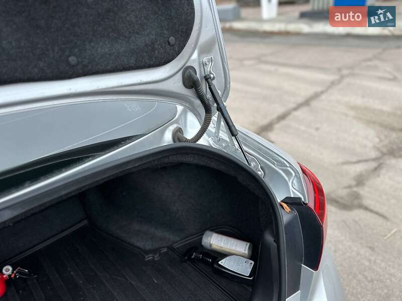 Седан Infiniti Q50 2017 в Днепре