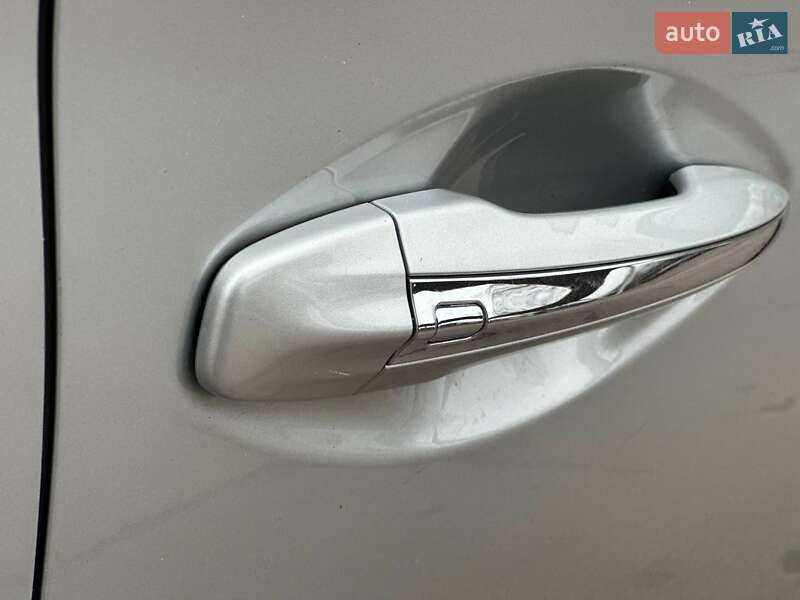 Седан Infiniti Q50 2017 в Днепре