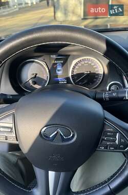 Седан Infiniti Q50 2015 в Черноморске