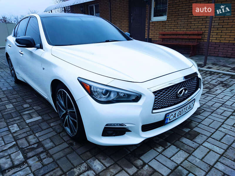 Седан Infiniti Q50 2015 в Києві