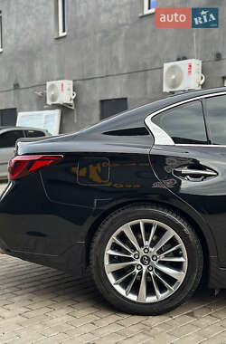 Седан Infiniti Q50 2017 в 