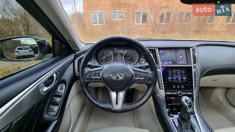 Седан Infiniti Q50 2017 в Дрогобыче