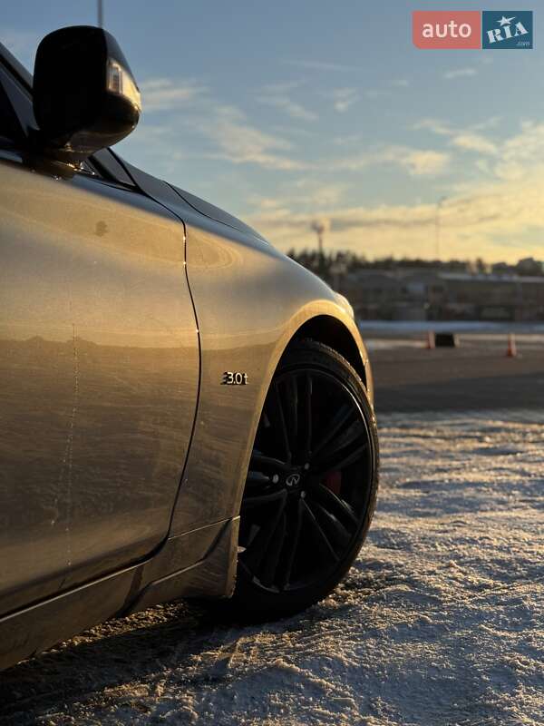 Седан Infiniti Q50 2016 в Киеве