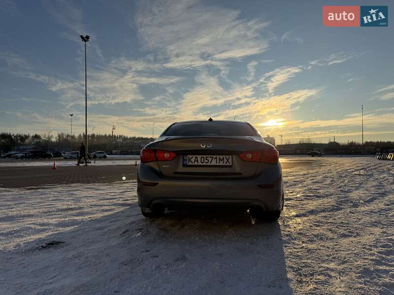 Седан Infiniti Q50 2016 в Киеве