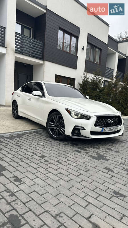 Infiniti Q50 2016
