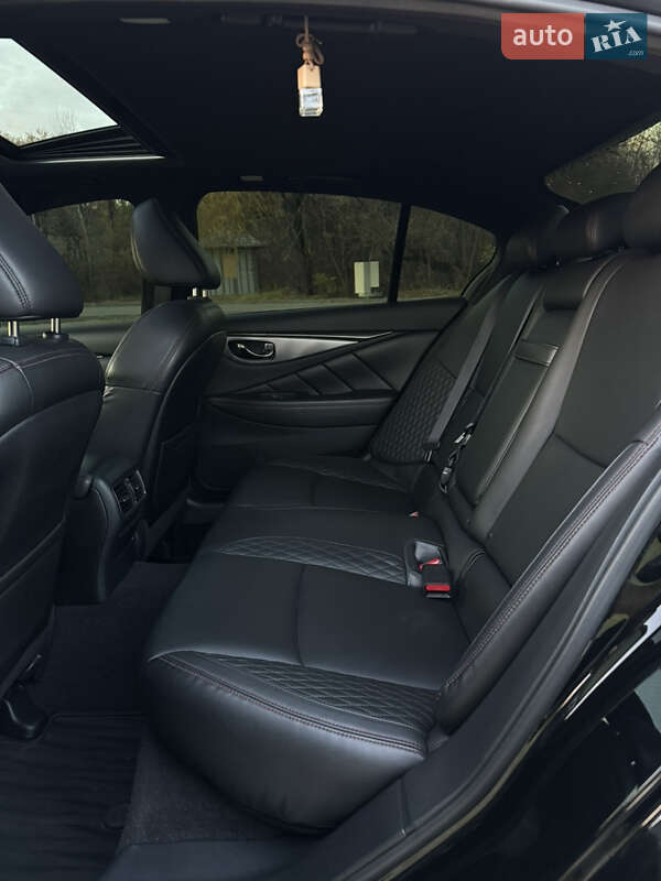 Седан Infiniti Q50 2018 в Днепре