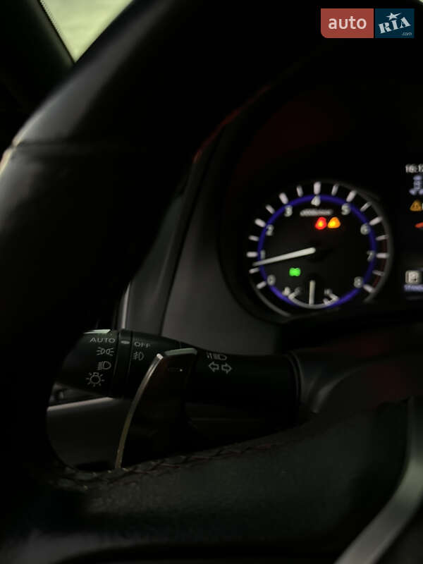 Седан Infiniti Q50 2018 в Днепре