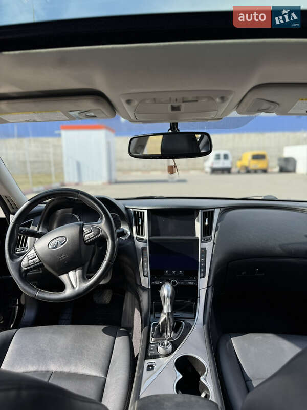 Седан Infiniti Q50 2016 в Виннице