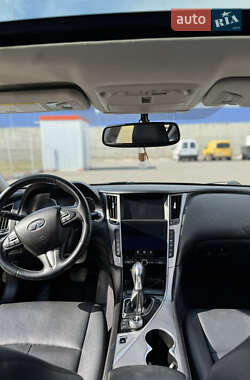 Седан Infiniti Q50 2016 в 