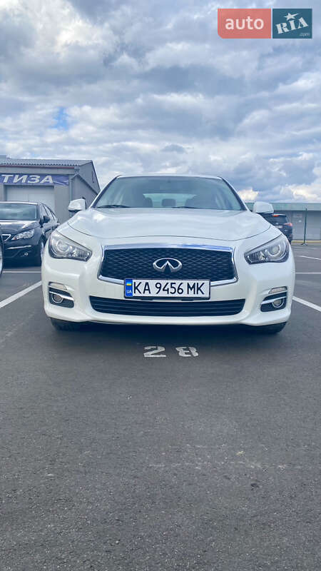 Infiniti Q50 2015