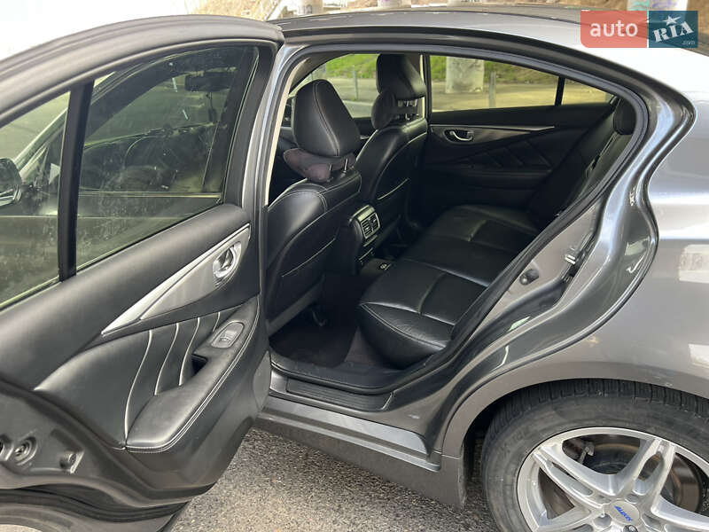 Седан Infiniti Q50 2015 в Одесі