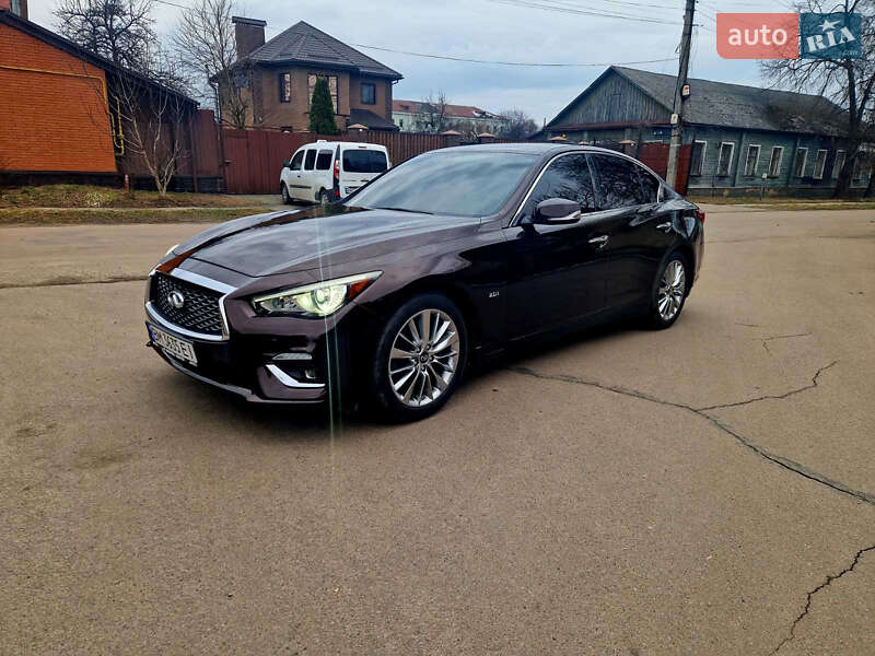 Седан Infiniti Q50 2017 в 