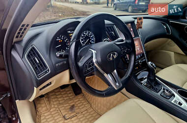 Седан Infiniti Q50 2017 в 