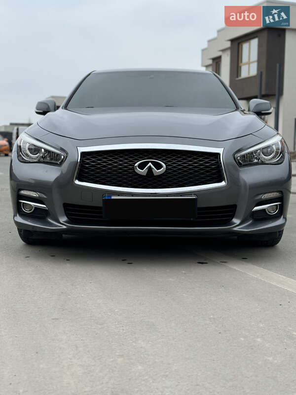 Седан Infiniti Q50 2016 в Дніпрі