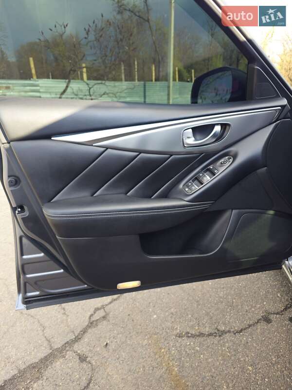 Седан Infiniti Q50 2017 в Кривому Розі