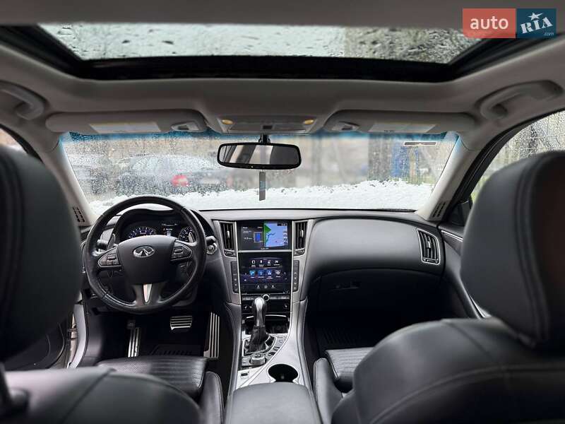 Седан Infiniti Q50 2015 в Киеве