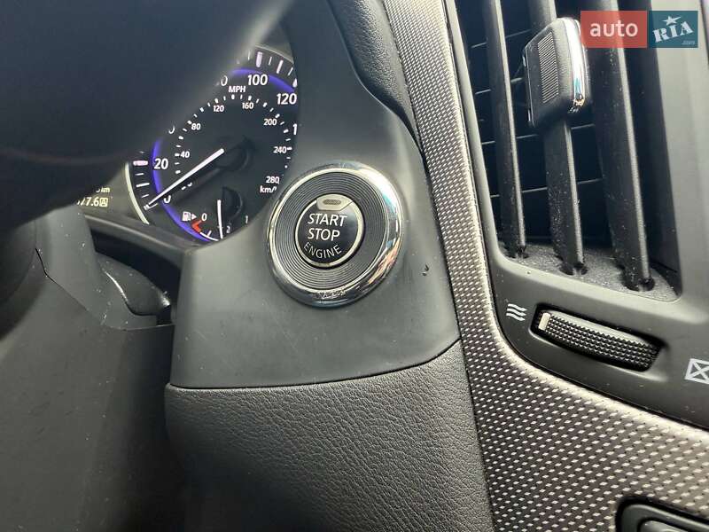 Седан Infiniti Q50 2015 в Киеве