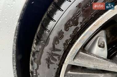 Седан Infiniti Q50 2015 в 