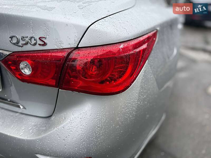 Седан Infiniti Q50 2015 в Киеве