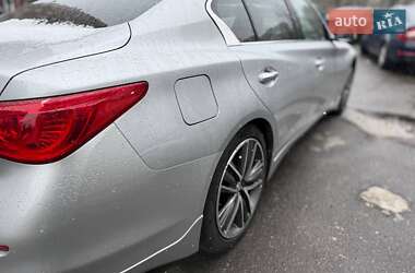 Седан Infiniti Q50 2015 в 