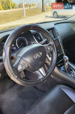 Седан Infiniti Q50 2016 в 