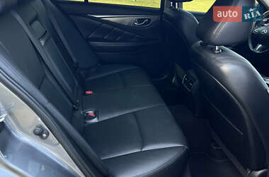 Седан Infiniti Q50 2015 в 