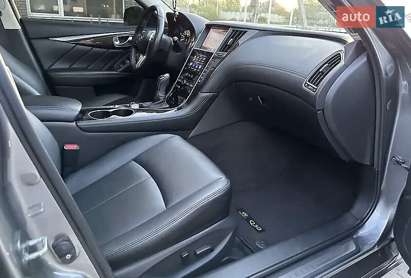 Седан Infiniti Q50 2018 в Дніпрі