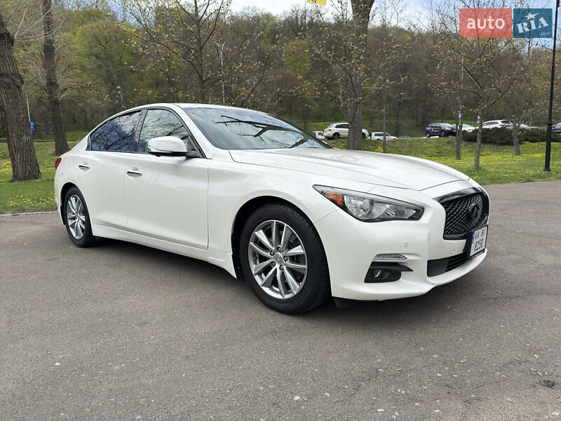 Infiniti Q50 2016